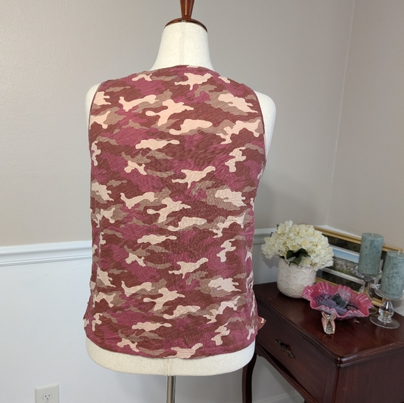 2/$10 NWOT Old Navy Everywear Slub Knit Camo Tank - Picture 5 of 7